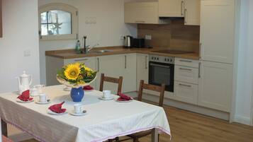 Réfrigérateur, four, plaque de cuisson, lave-vaisselle