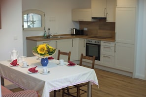 Refrigerador, horno, parrilla de estufa y lavavajillas