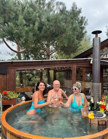 Outdoor spa tub. Privát Prima