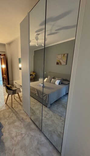 1 quarto, ferros/tábuas de passar roupa, Wi-Fi, roupa de cama