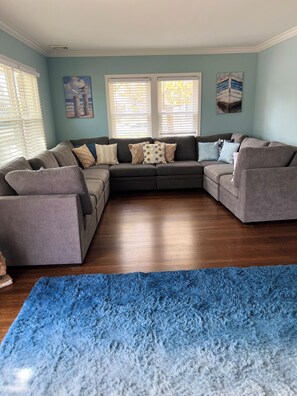 TV, fireplace - Fabulous 5-bedroom house one block from beach in Wildwood Crest- (Wildwood Crest)