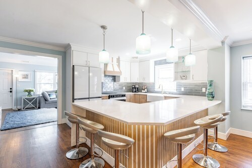 Wildwood Crest Getaway walk to the beach- free parking