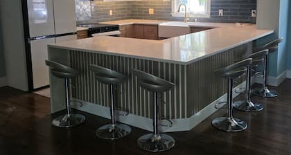 Fabulous 5-bedroom house one block from beach in Wildwood Crest-
