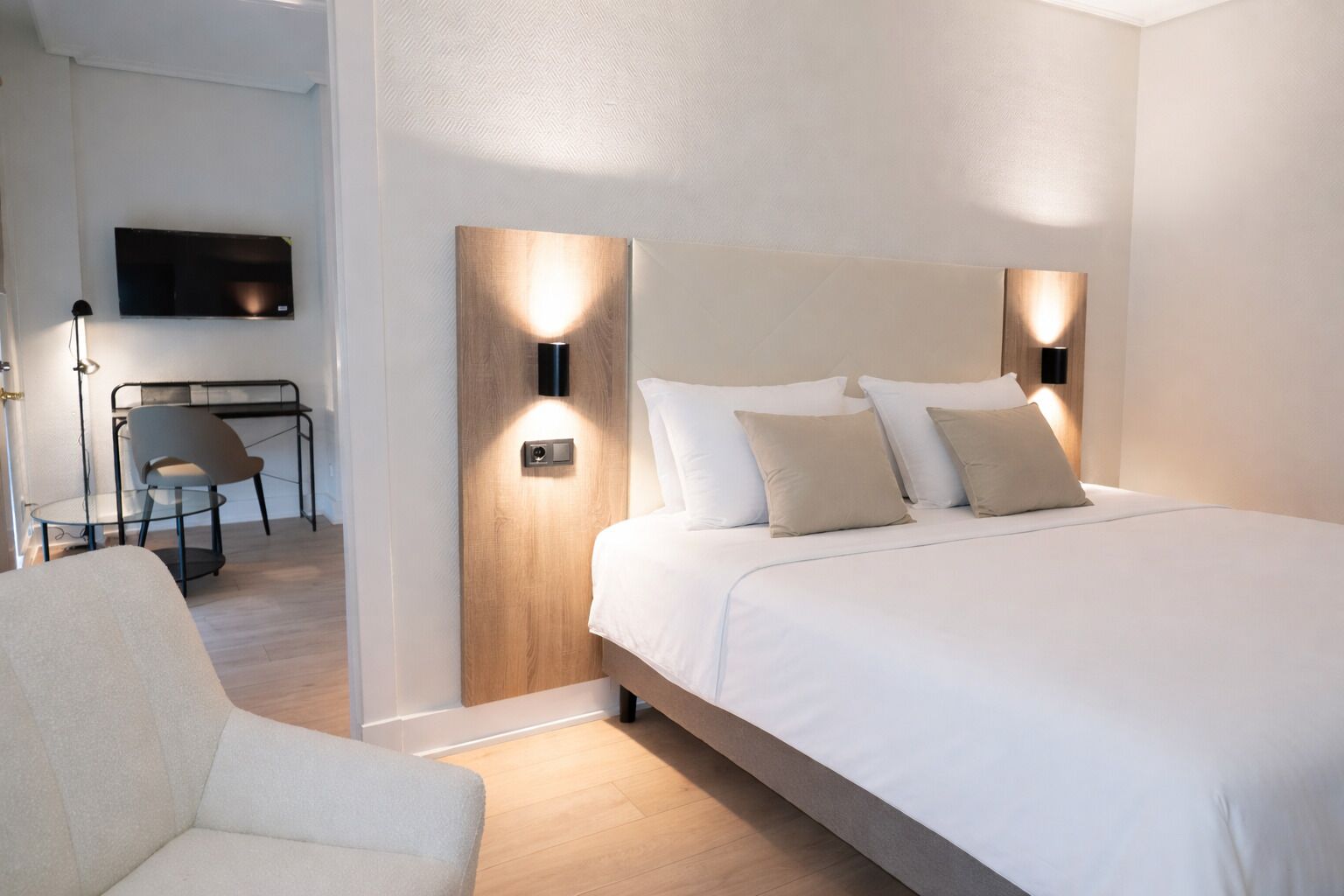 Family Quadruple Room | In-room safe, desk, blackout drapes, free WiFi