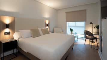 Coffres-forts dans les chambres, bureau, rideaux occultants