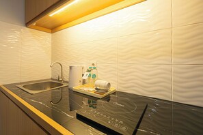 Desk, free WiFi, bed sheets - Casa Residence Bali (Kerobokan)