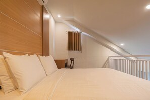 Desk, free WiFi, bed sheets - Casa Residence Bali (Kerobokan)