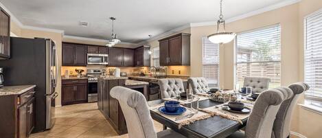 Refrigerador, microondas, horno, lavavajillas