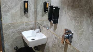 Deluxe Double Room, City View | Bathroom | Free toiletries, slippers, towels, soap