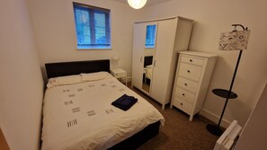 2 Schlafzimmer, Bügeleisen/Bügelbrett, Internetzugang, Bettwäsche