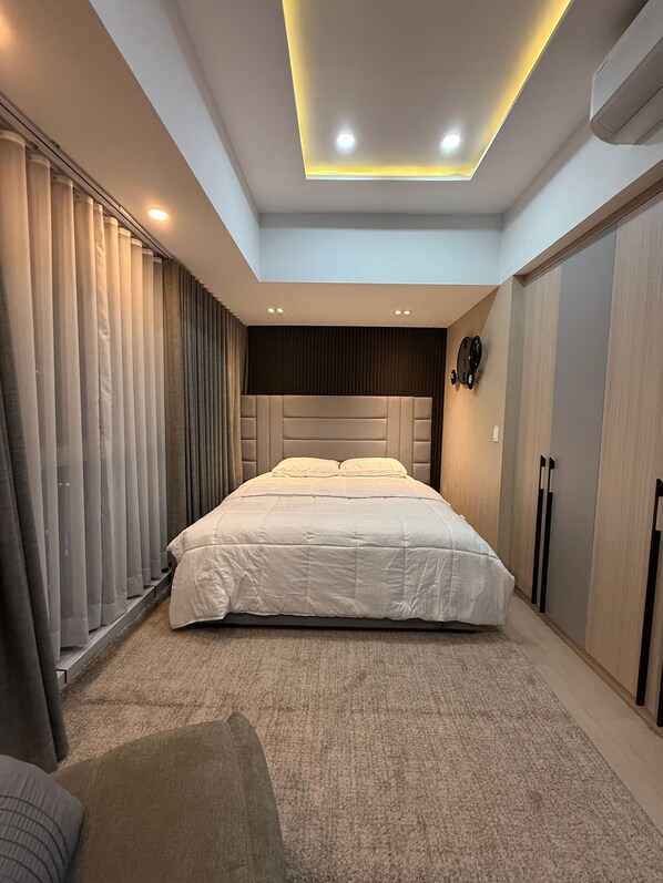 4 bedrooms - Room-luxury Executive Suites 3 Bedroom C (Taguig)