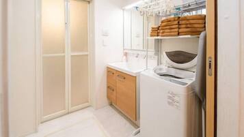 Apartment | Bathroom