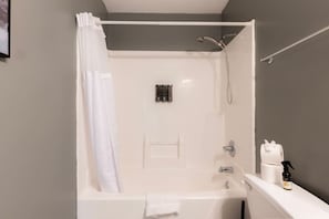 Hair dryer, towels - The Family Haven | 3BD/3BA Home in East Peoria (East Peoria)