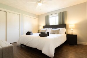 3 slaapkamers, een bureau, een strijkplank/strijkijzer, gratis wifi