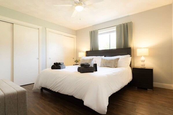 3 Schlafzimmer, Schreibtisch, Bügeleisen/Bügelbrett, kostenloses WLAN