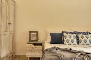 Villa, uitzicht op zwembad | Een strijkplank/strijkijzer, gratis wifi