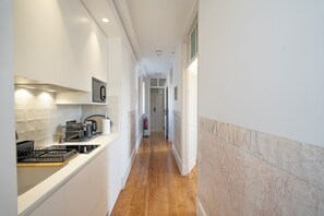 Superior Apartment, 1 Bedroom, Air conditioning, Park View | Private kitchenette