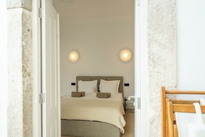 Exclusive Apartment, 1 Bedroom, Non Smoking | Down duvets, individually decorated, individually furnished