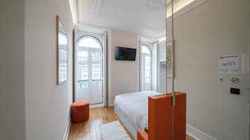 Comfort Double Room, 1 Double Bed, Non Smoking, City View | Down comforters, individually decorated, individually furnished