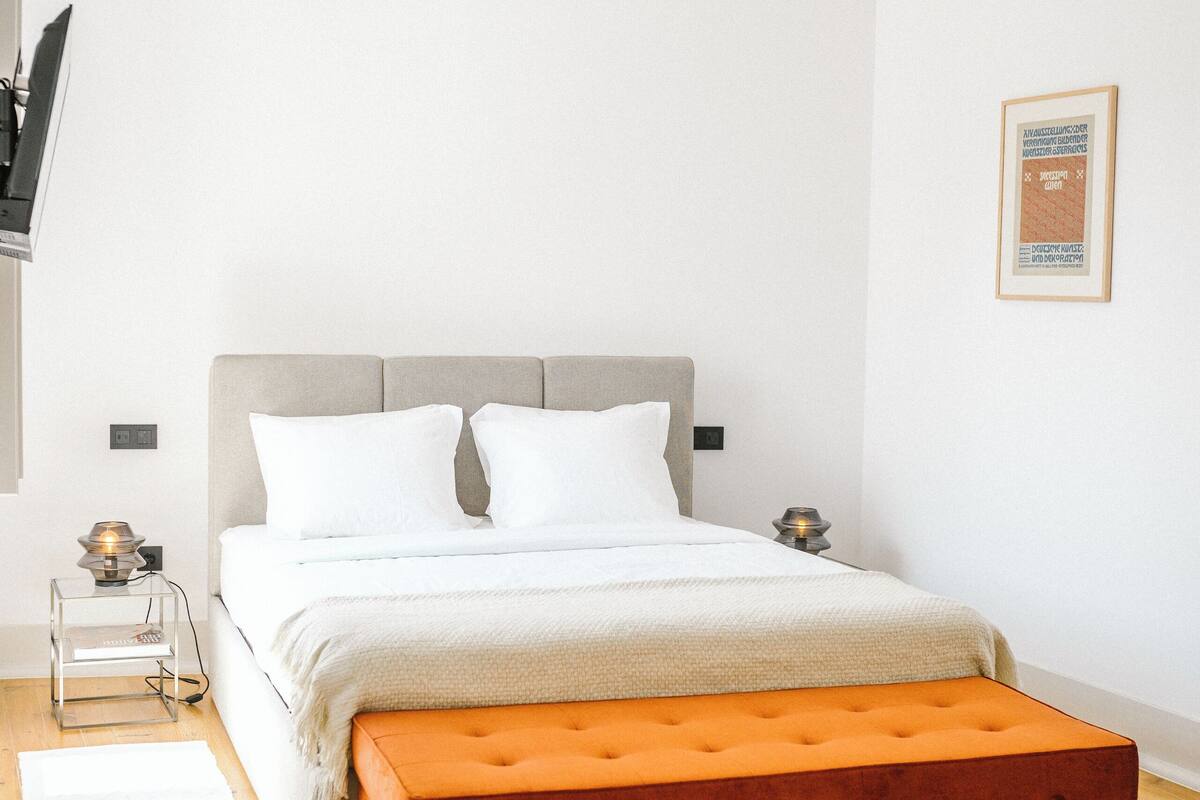 Deluxe Double Room, 1 Queen Bed, Kitchenette, City View