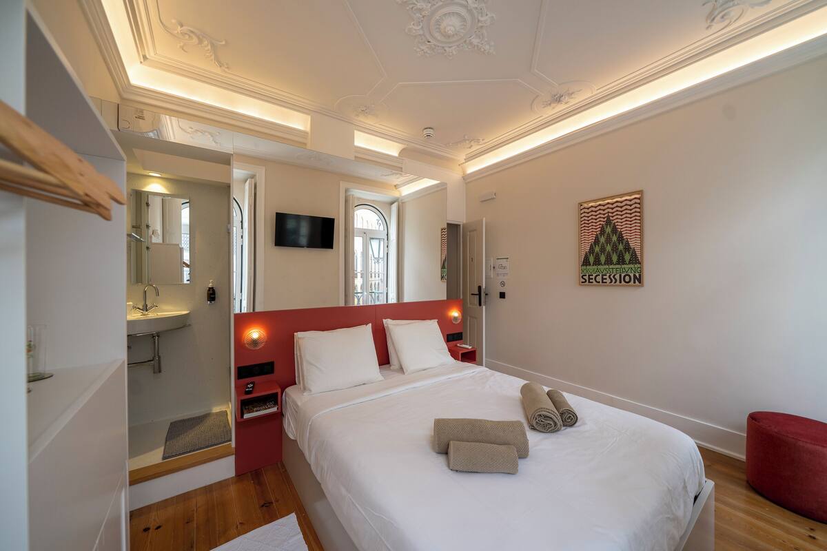 Comfort Double Room, 1 Double Bed, Air conditioning, City View | Down comforters, blackout drapes, iron/ironing board (on request)