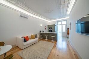 Living area - Good Old Days (Caldas da Rainha)