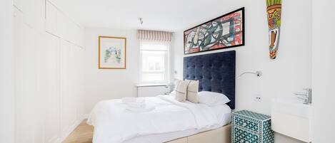 2 quartos, ferros/tábuas de passar roupa, Wi-Fi, roupa de cama