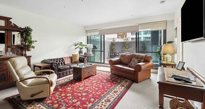 Waterfront Premium Apartment in central Geelong