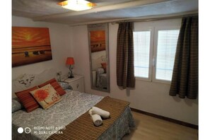 4 bedrooms, free WiFi, bed sheets