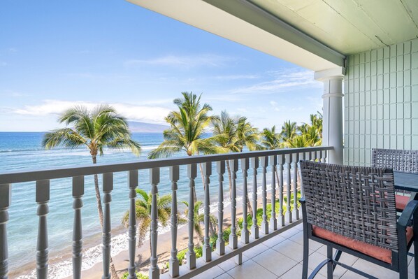 Property grounds - New Listing – Quam Properties: Lahaina Shores 511 * Luxury Oceanfront Studio (Lahaina)