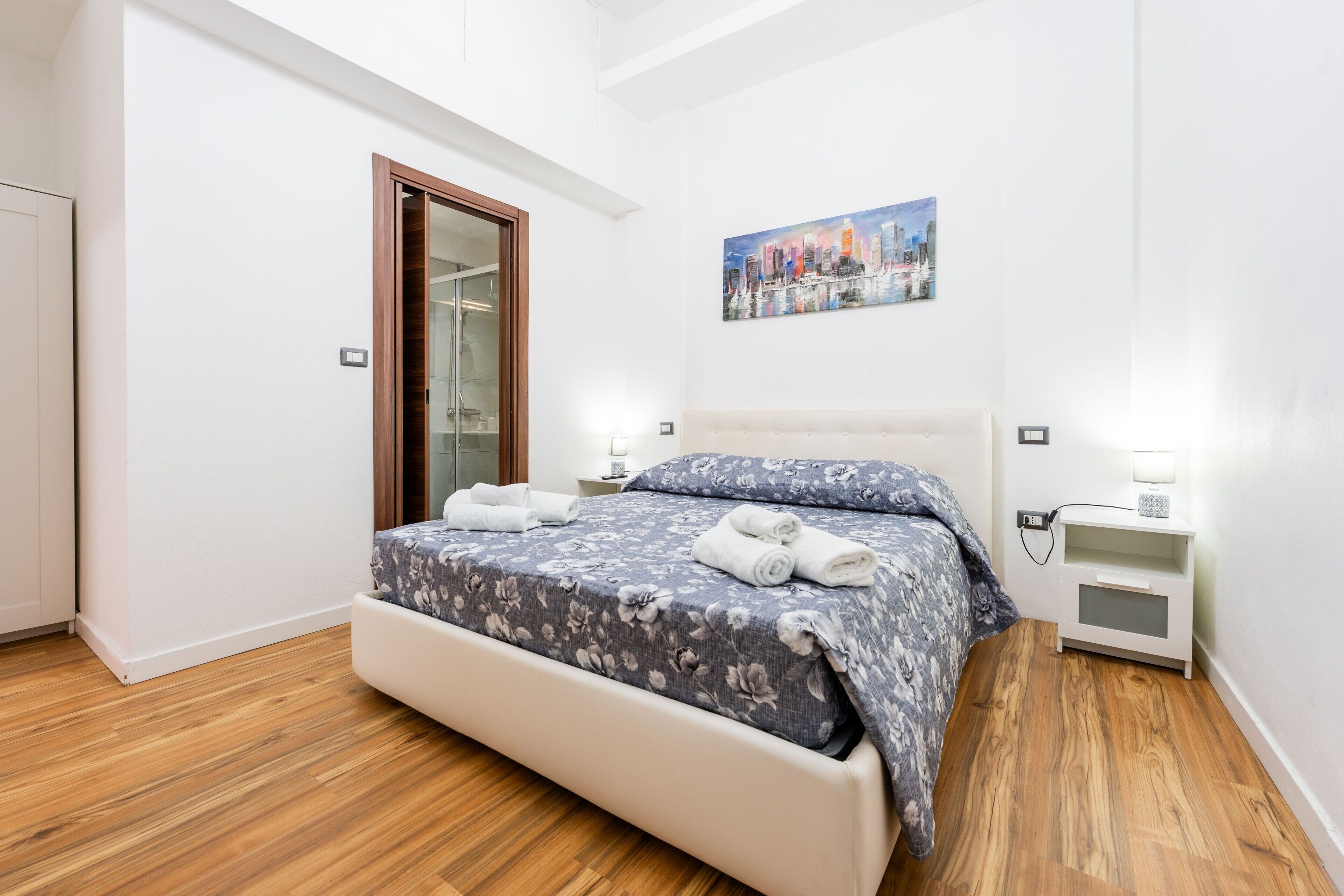 2 chambres, fer et planche à repasser, Wi-Fi, draps fournis