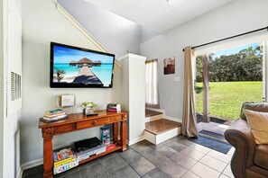 テレビ、書斎 / ワークスペース