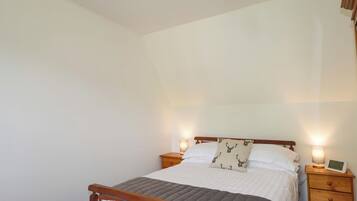 2 bedrooms, individually decorated, individually furnished, free WiFi