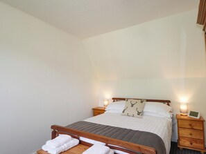 2 bedrooms, individually decorated, individually furnished, free WiFi