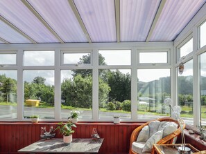 Interior - The Highlander (Kyle)