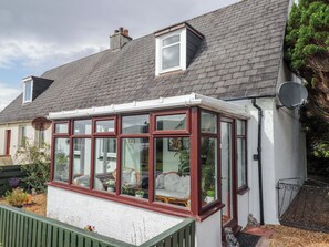 Exterior - The Highlander (Kyle)