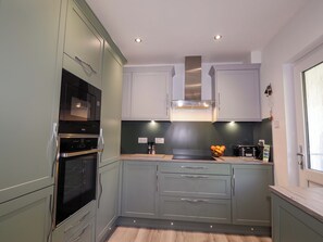 Dishwasher, cookware/dishes/utensils