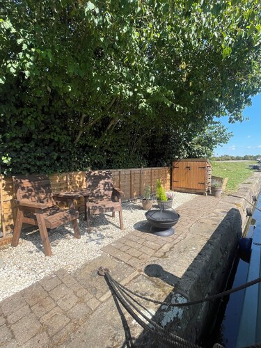 Adventure for 2! Tranquil, cosy boat life staycation or self drive holiday hire.