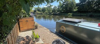 Adventure for 2! Tranquil, cosy boat life staycation or self drive holiday hire.