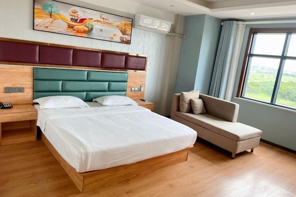 In-room safe, soundproofing, free WiFi, wheelchair access