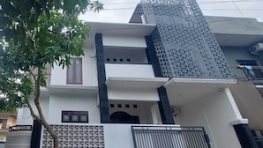 Exterior - Shini Guest House (Malang)