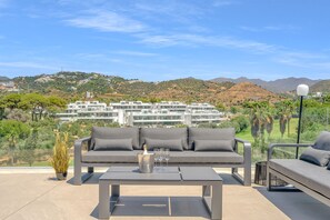 المنطقة المحيطة بالمنشأة