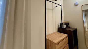 基础套房, 露台 | 免费婴儿床、免费 WiFi、床单