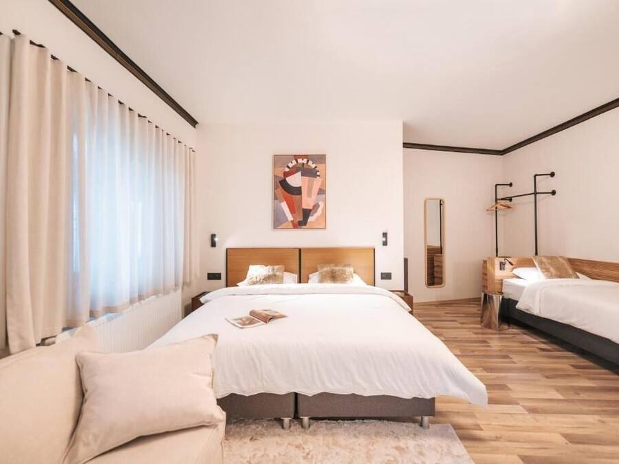 Free cots/infant beds, free WiFi, bed sheets