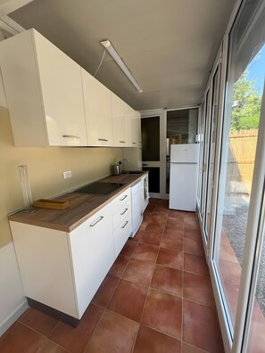 Kühlschrank, Mikrowelle, Geschirrspüler