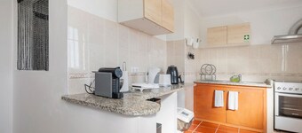 Villa 'Santo Amaro' with Sea View, Private Terrace and Wi-Fi