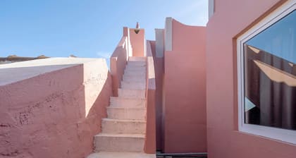 Villa 'Santo Amaro' with Sea View, Private Terrace and Wi-Fi