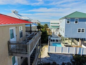 المنطقة المحيطة بالمنشأة