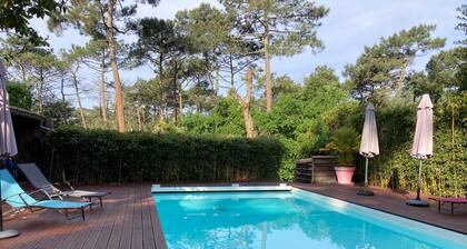 Guesthouse La Rambleur with Shared Heated Pool in La Teste-de-Buch