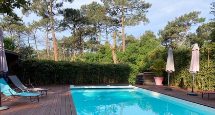 Guesthouse La Rambleur with Shared Heated Pool in La Teste-de-Buch